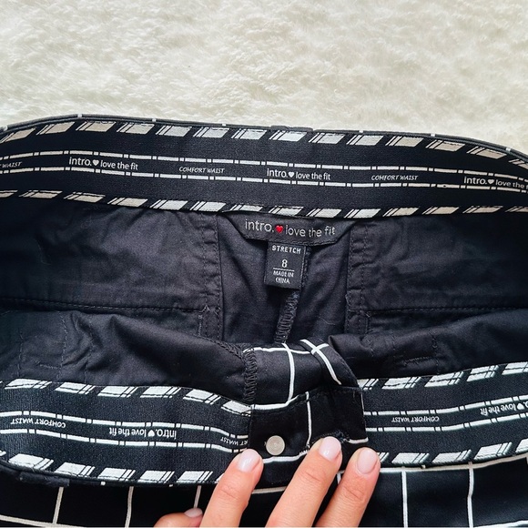 Intro ❤️ Love Me Fit Black and White Stripped Pattern Capri Pants - Picture 2 of 4